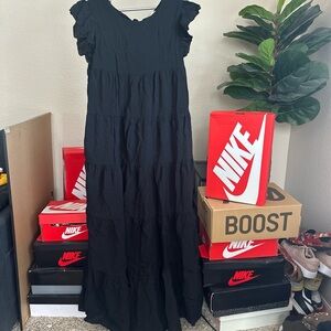 Chic Black Maxi Dress with Ruffled Sleeves